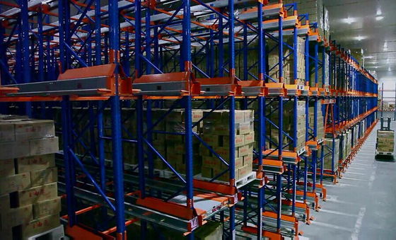 kopen Pallet Shuttle Racksysteem, Geautomatiseerde Opslagoplossing met Hoge Dichtheid voor Maximale Magazijncapaciteit online vervaardiging
