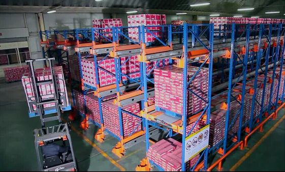kopen Van het de Basissysteem van FIFO/FILO-Industriële de Palletrekken, Op zwaar werk berekende Pallet/het Radiopendel Rekken online vervaardiging
