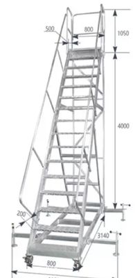 4m hoge lichte aluminium ladder in twee niveaus gemakkelijk te verplaatsen voor gebruik in pakhuizen