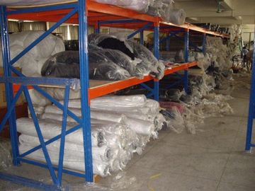 staal/houten planken op zwaar werk berekende opschortende rekken voor stoffen materiële voorraad
